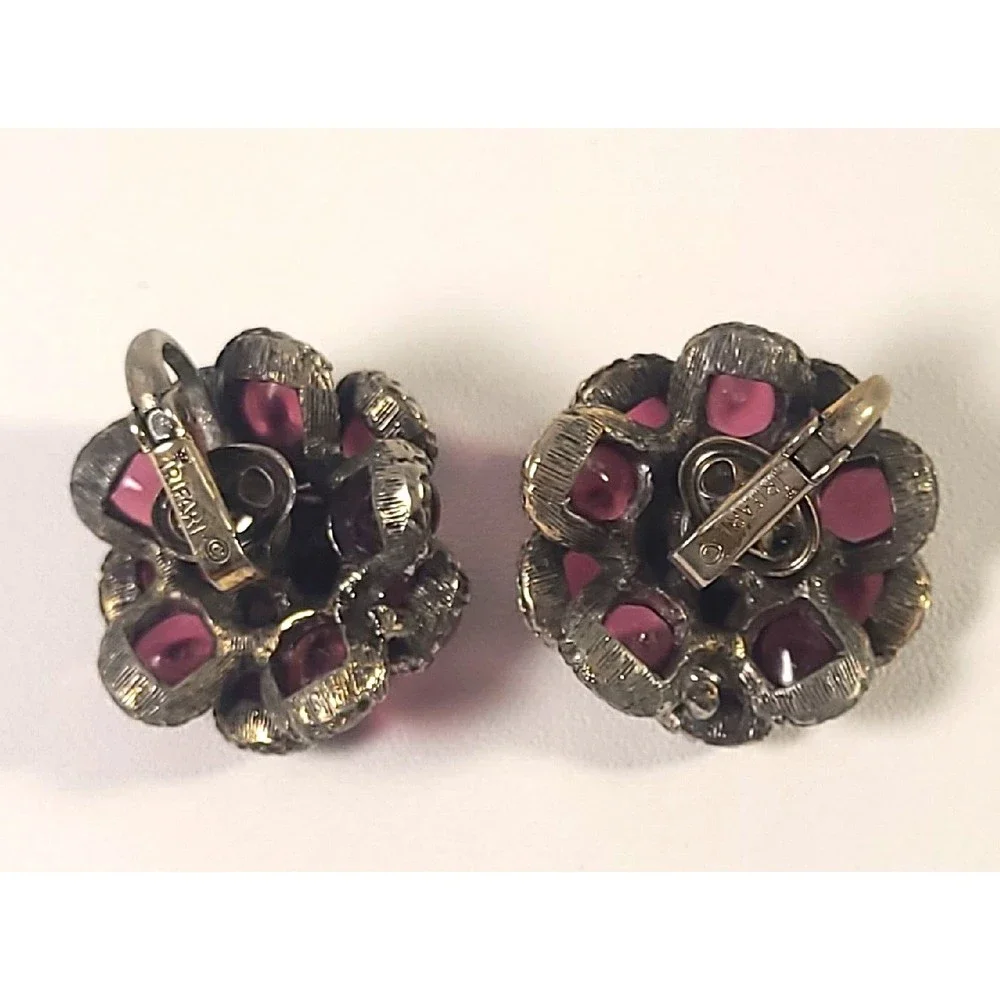 Crown Trifari Alfred Philippe ruby  Cluster clip on Earrings Trifanium cabochon
